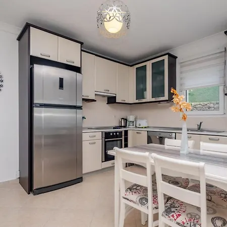 Flat With Sea View And Shared Pool In Bodrum