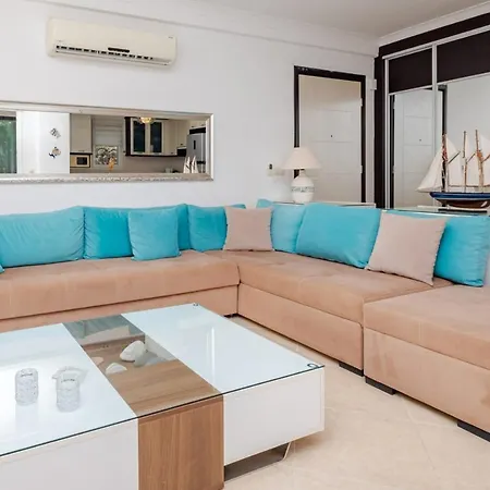 Flat With Sea View And Shared Pool In Bodrum * トゥルグトレイス