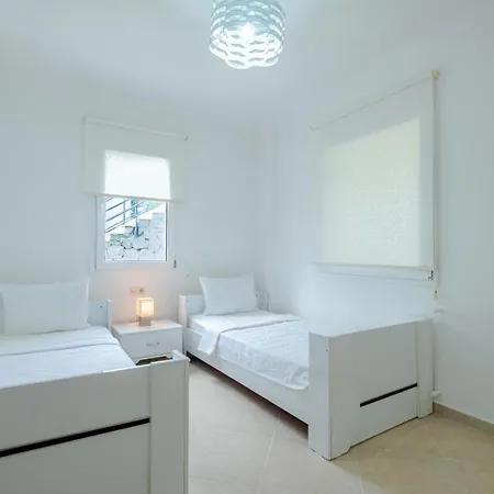 アパート Flat With Sea View And Shared Pool In Bodrum トゥルグトレイス