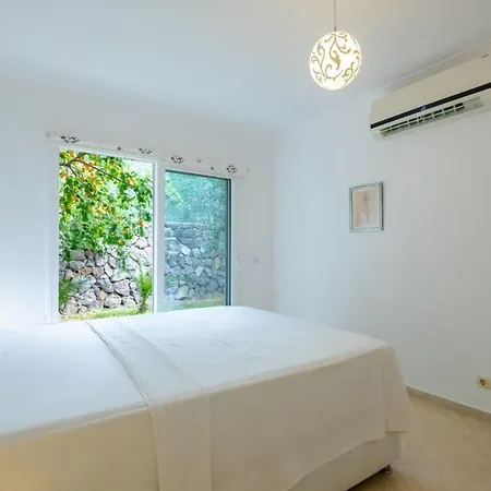 Flat With Sea View And Shared Pool In Bodrum Appartement