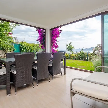Flat With Sea View And Shared Pool In Bodrum *