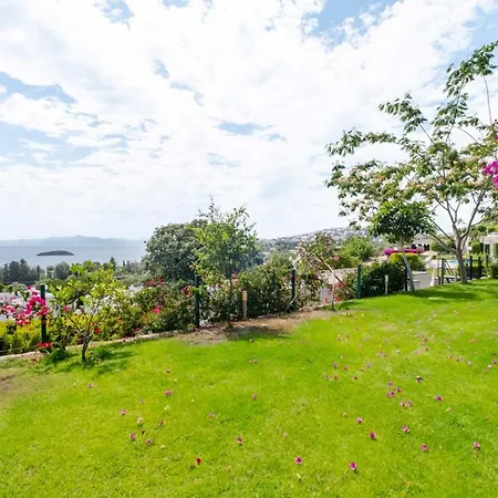 Flat With Sea View And Shared Pool In Bodrum