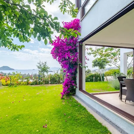 Flat With Sea View And Shared Pool In Bodrum アパート *