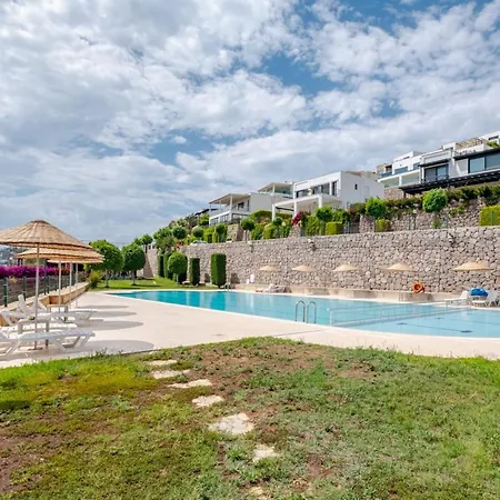 Flat With Sea View And Shared Pool In Bodrum شقة